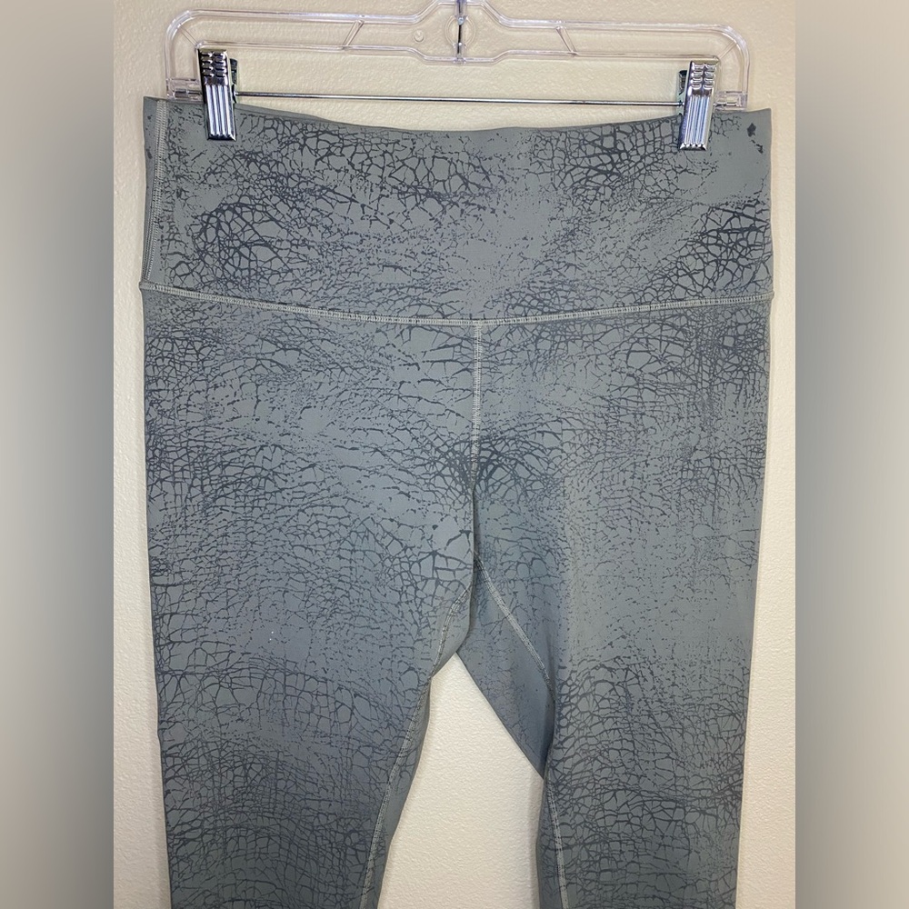 Lululemon Wunder Train High-Rise crop 23” leggings size 12 - Picture 2 of 8